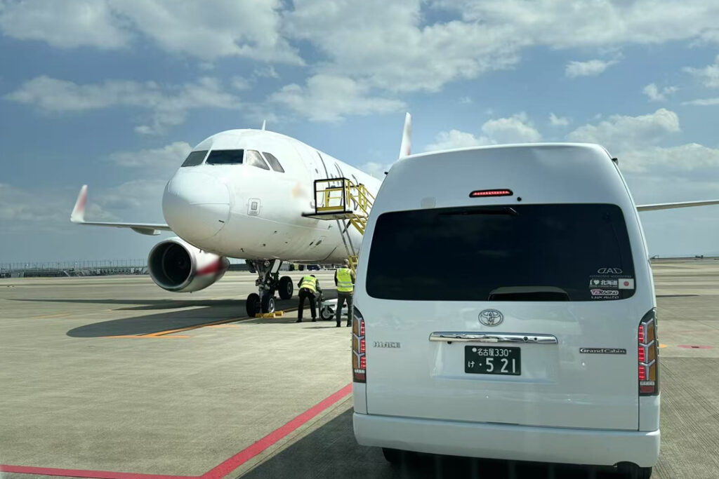 1-2-1024x683 世界的に著名な企業オーナーのプライベートジェット送迎を担当