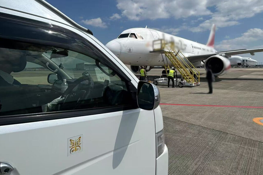 2-2-1024x683 世界的に著名な企業オーナーのプライベートジェット送迎を担当